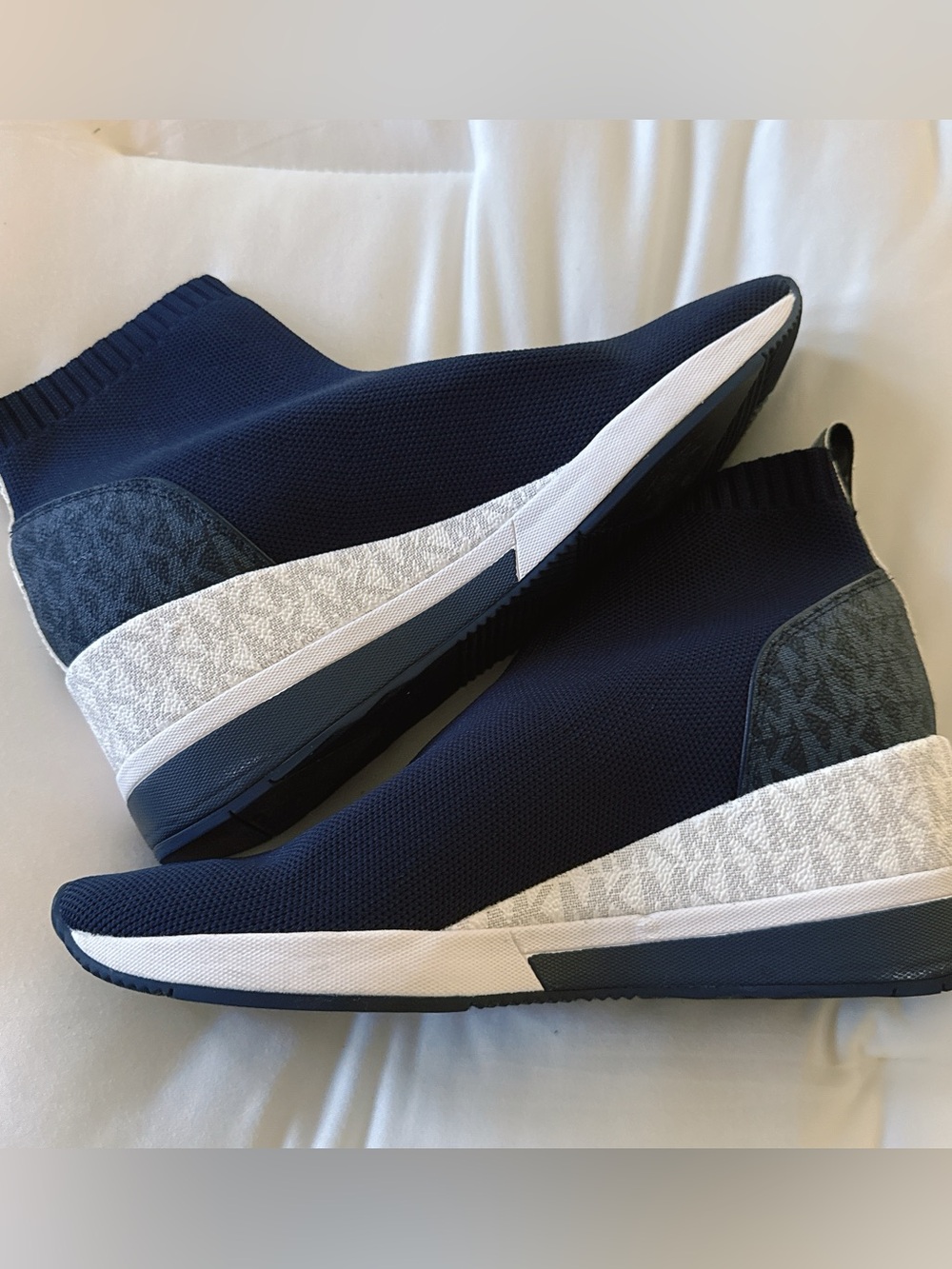 Michael Kors Skyler Navy Knit Sock Sneakers Size 8